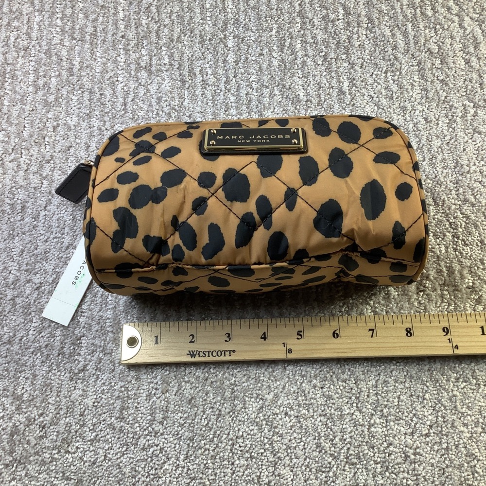 Marc Jacobs Leopard Print Quilted Nylon Cosmetic Pouch Bag Black Multi NWT - Picture 8 of 10